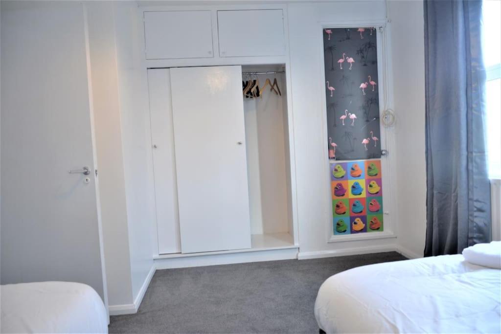 London Zone 2, 2 Bedroom House Екстериор снимка