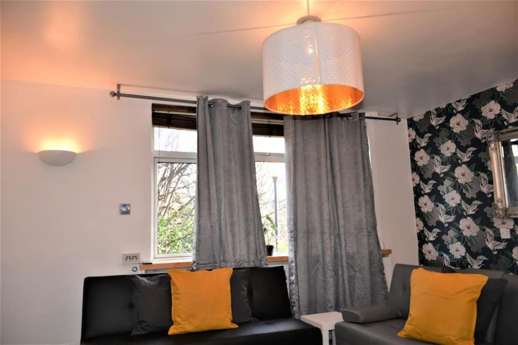 London Zone 2, 2 Bedroom House Екстериор снимка