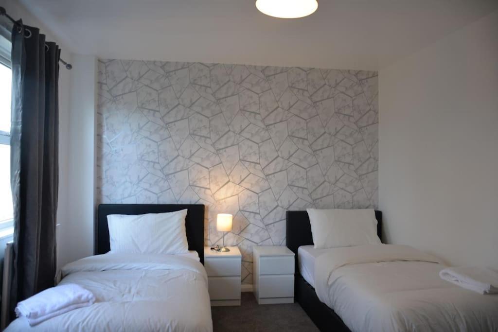 London Zone 2, 2 Bedroom House Екстериор снимка