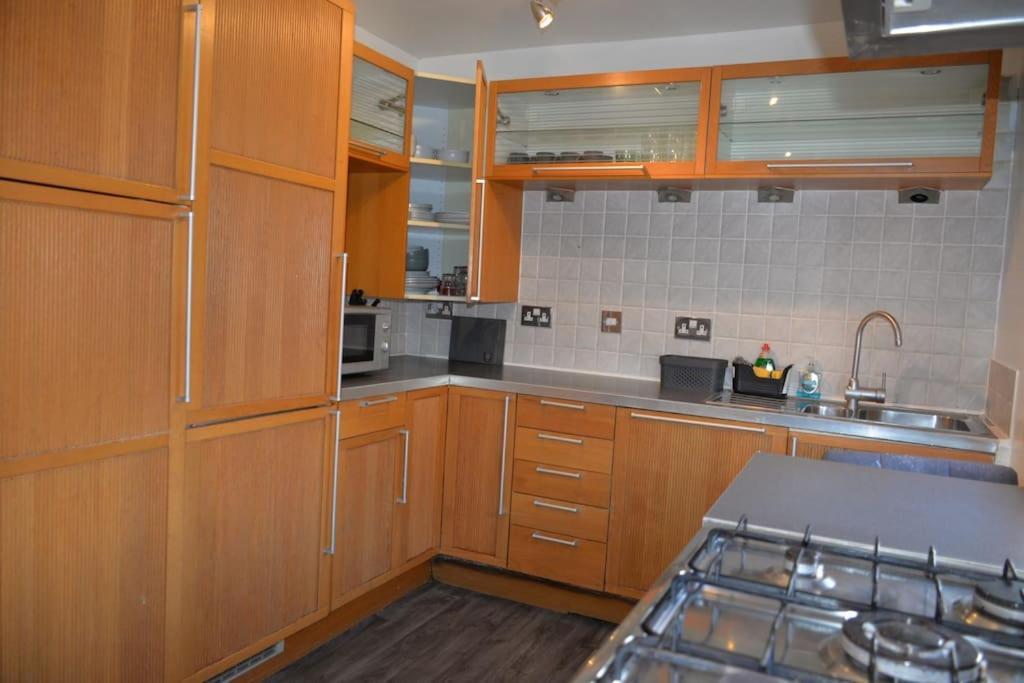 London Zone 2, 2 Bedroom House Екстериор снимка