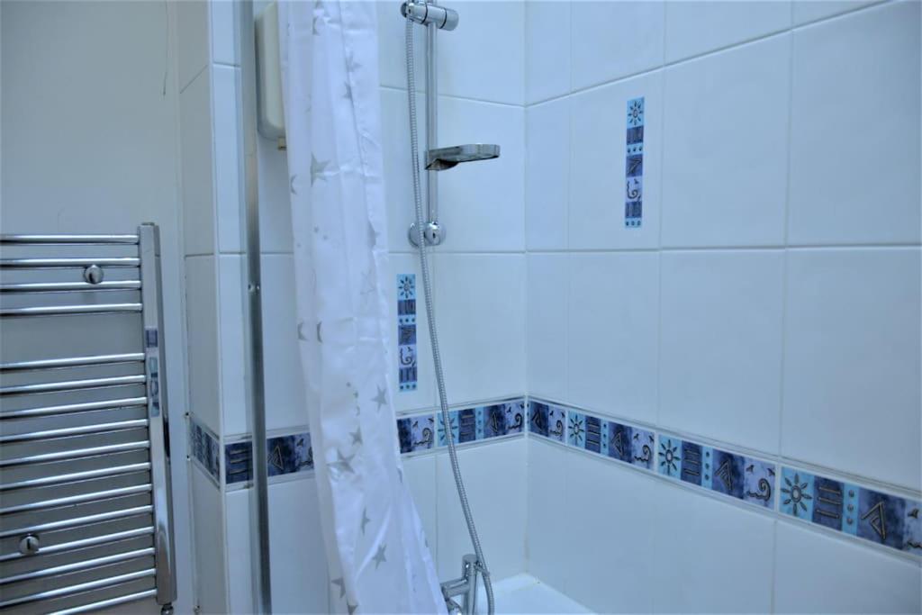 London Zone 2, 2 Bedroom House Екстериор снимка