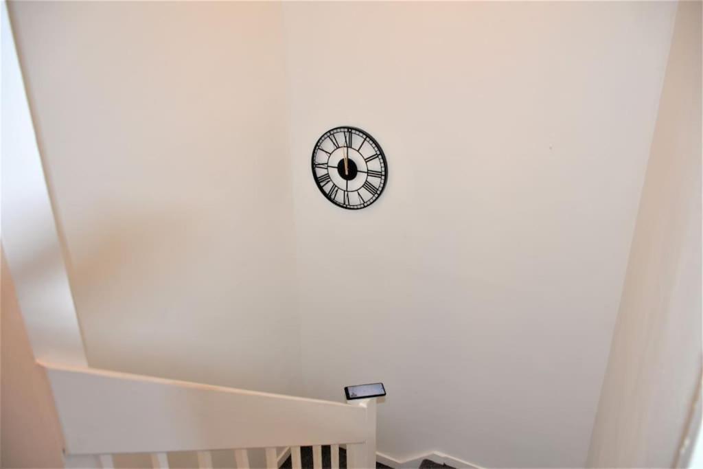 London Zone 2, 2 Bedroom House Екстериор снимка
