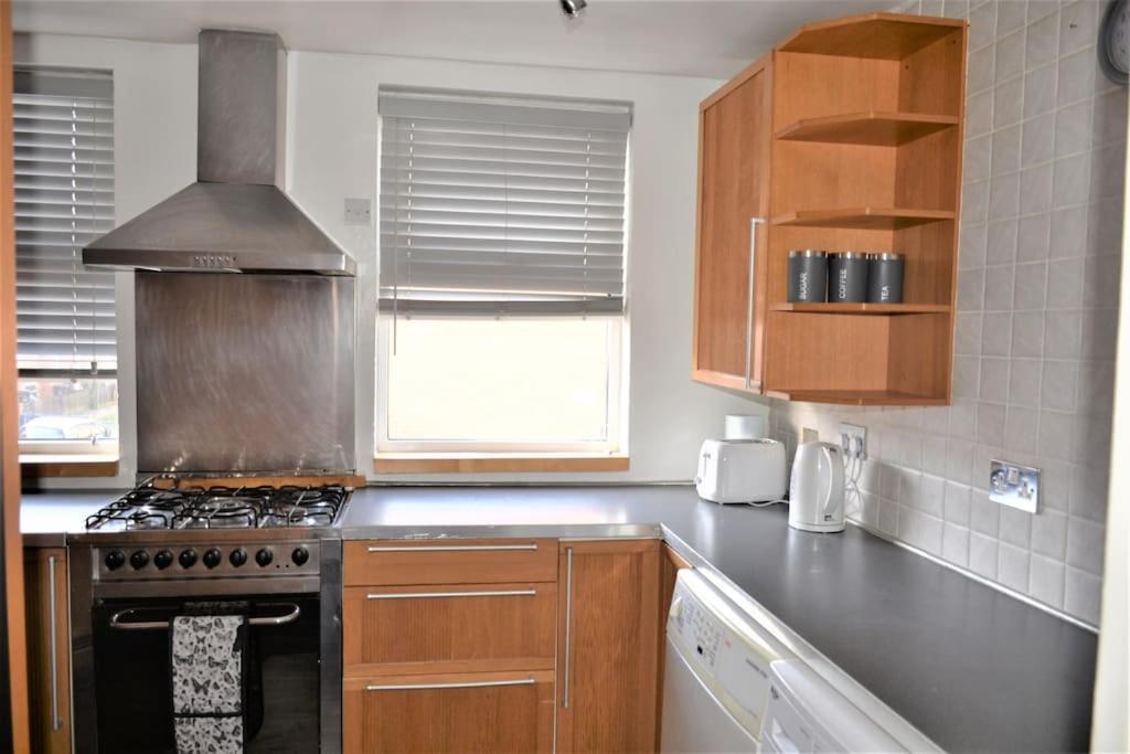 London Zone 2, 2 Bedroom House Екстериор снимка