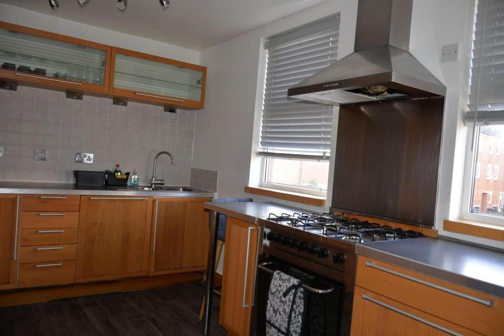London Zone 2, 2 Bedroom House Екстериор снимка